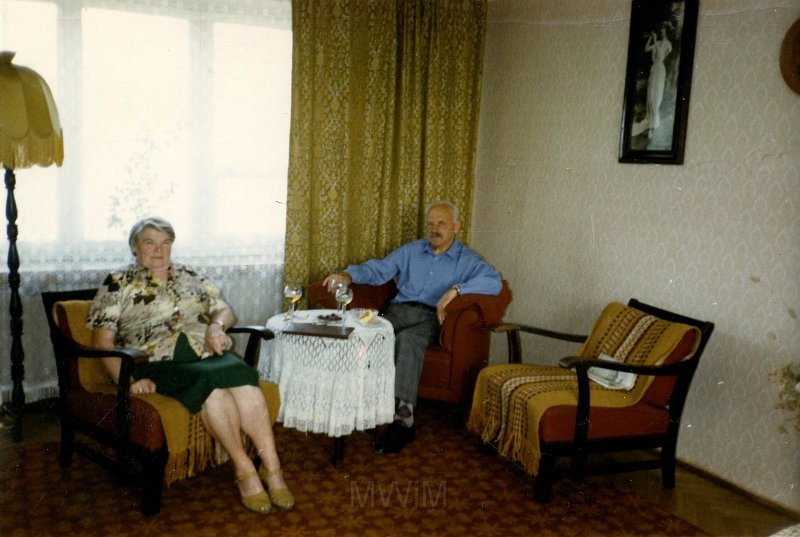 KKE 4832.jpg - Fot. Portret. Małżeństwo. Edmund i Jadwiga Jarzynowscy – rodzice Marii Jolanty Mierzejewskiej (z domu Jarzynowska), Olsztyn, VII 1986 r.